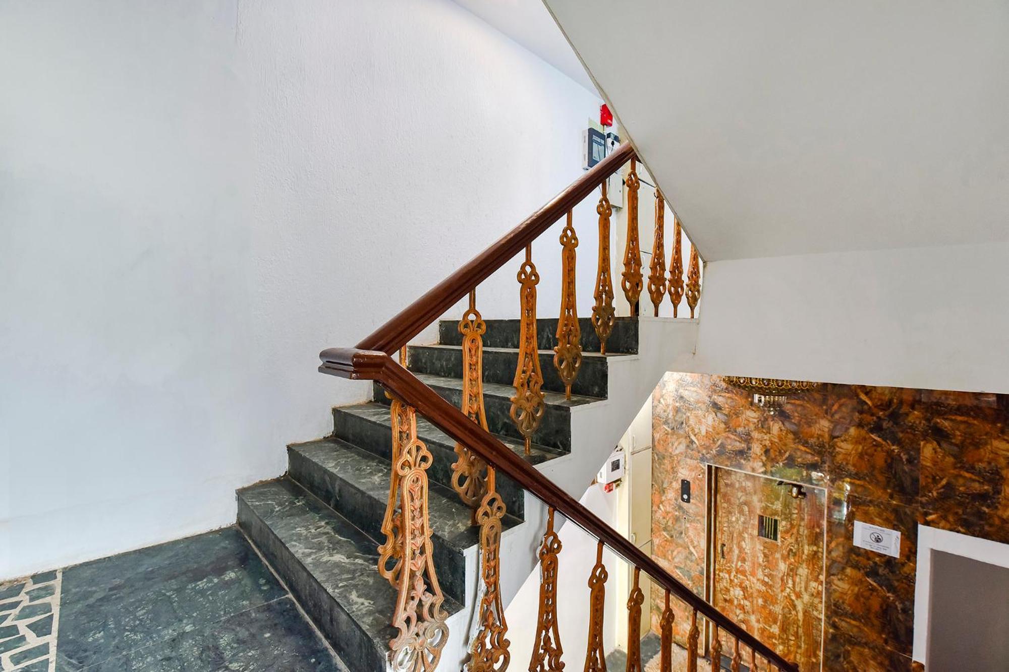 Fabhotel Crystal Inn II - Paldi Char Rasta Ахмедабад Екстер'єр фото
