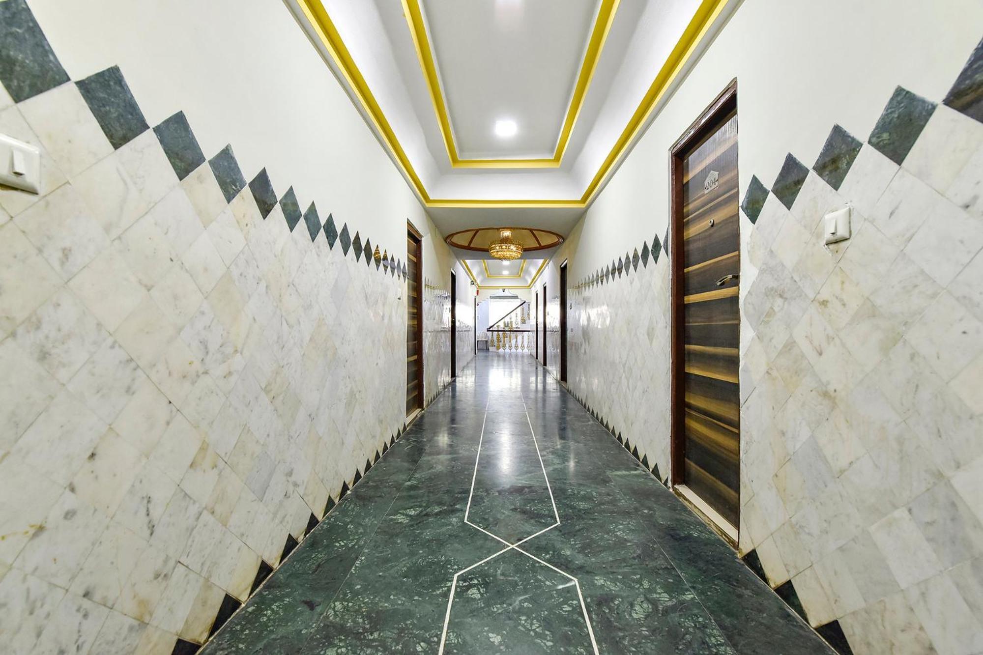 Fabhotel Crystal Inn II - Paldi Char Rasta Ахмедабад Екстер'єр фото
