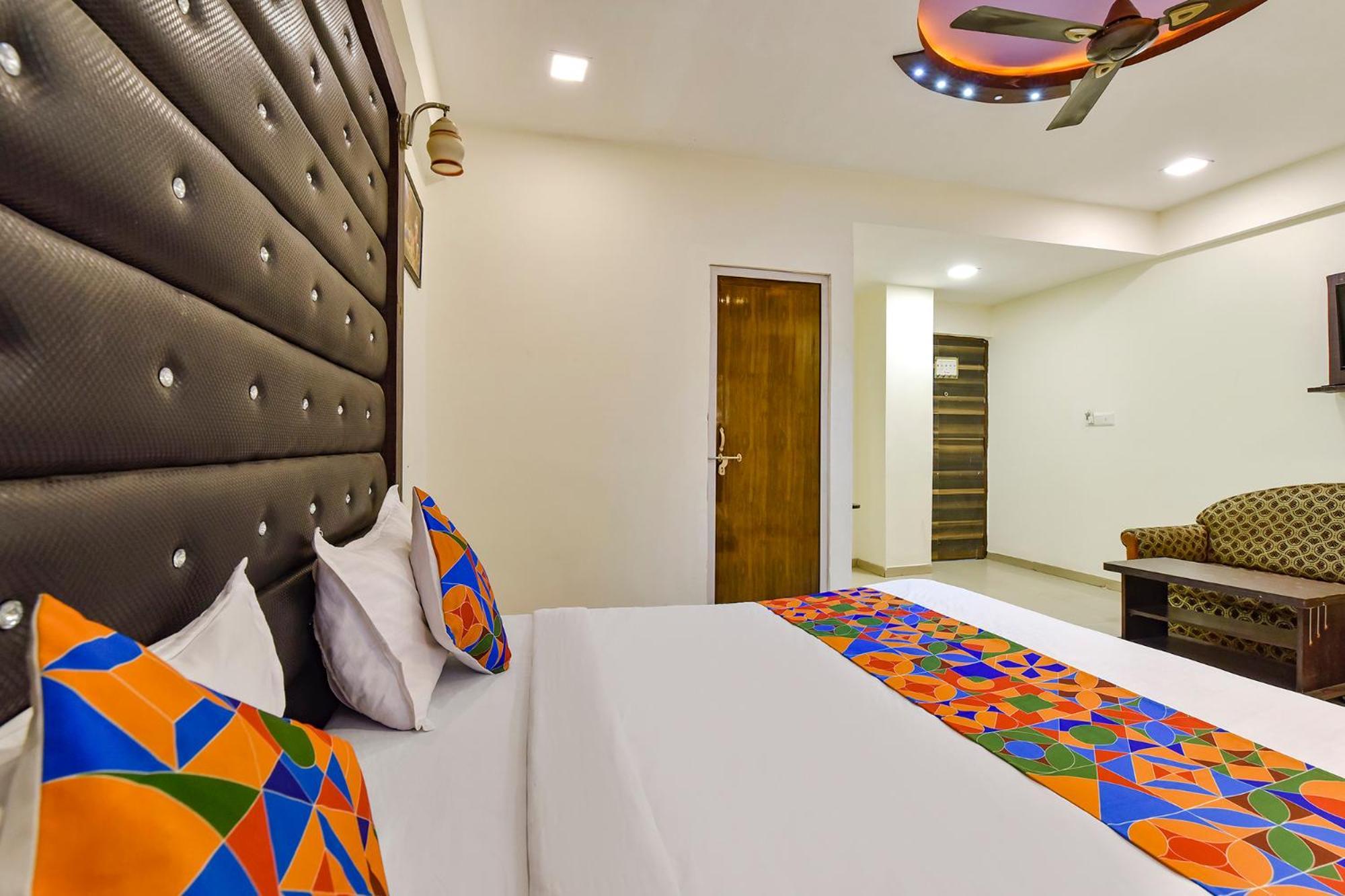 Fabhotel Crystal Inn II - Paldi Char Rasta Ахмедабад Екстер'єр фото